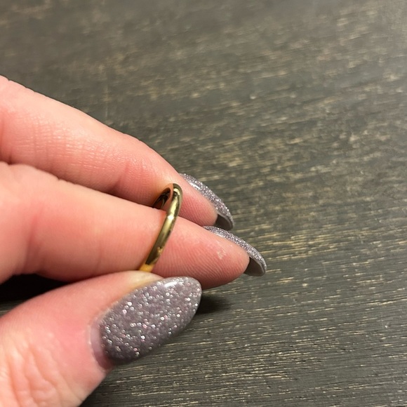 Simple Classic Stainless Gold OR Silver
Band - Picture 5 of 7